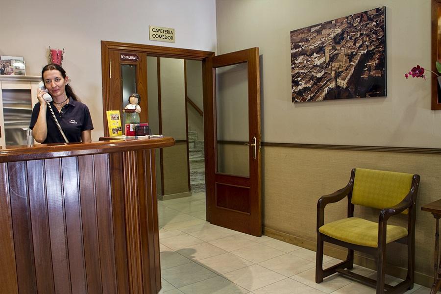 Hotel Clemente Barbastro Kültér fotó