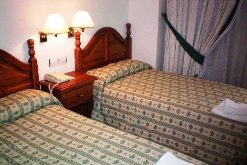Hotel Clemente Barbastro Kültér fotó