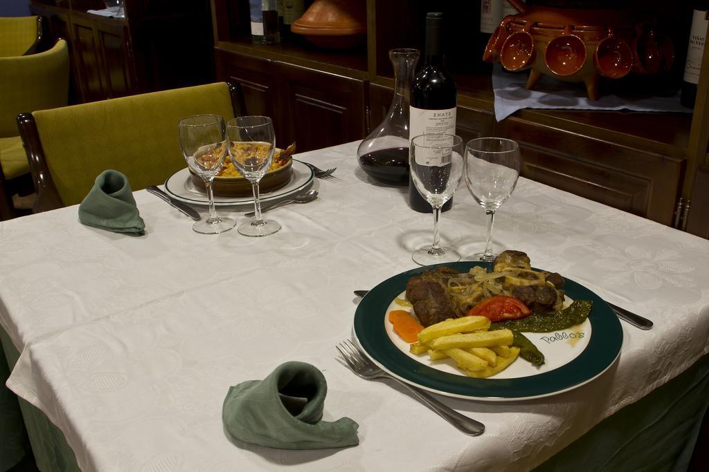 Hotel Clemente Barbastro Kültér fotó
