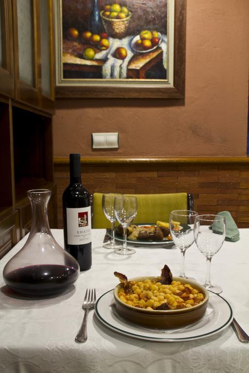 Hotel Clemente Barbastro Kültér fotó